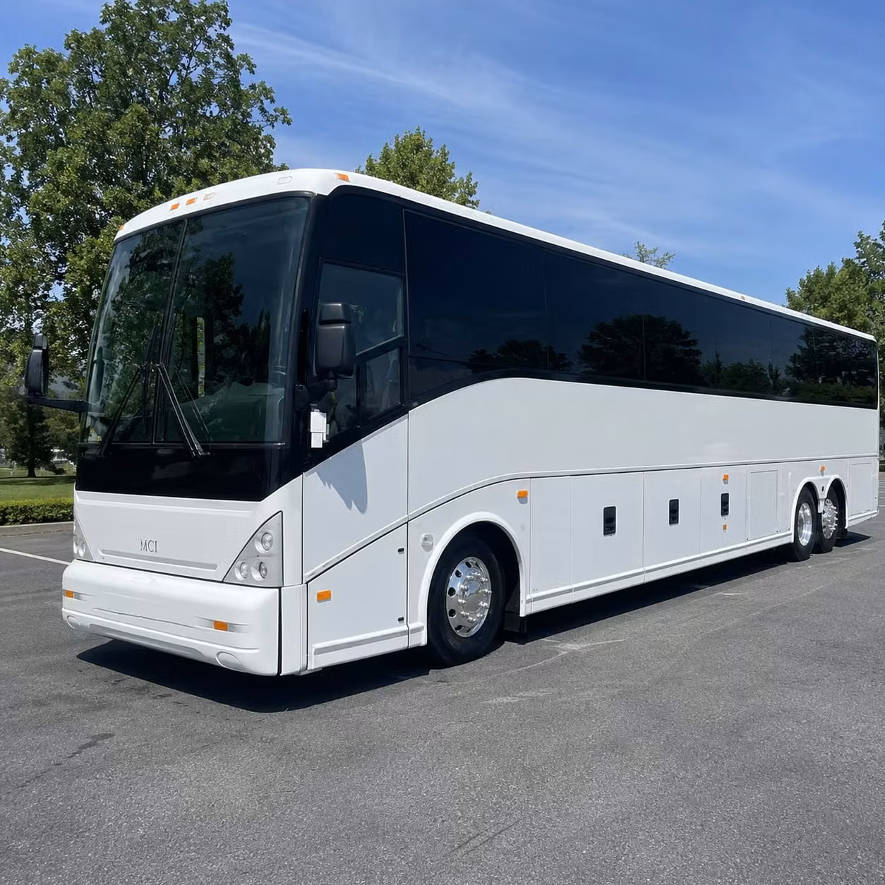 bus rental options for queens trips