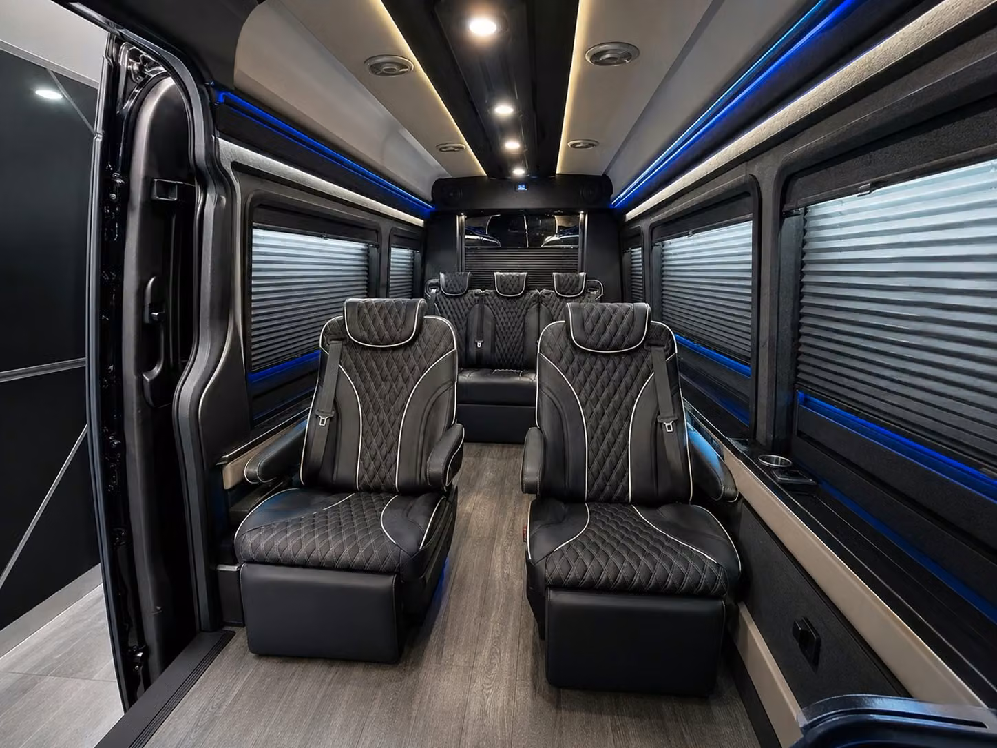 corporate and convention airport shuttles in queens new york