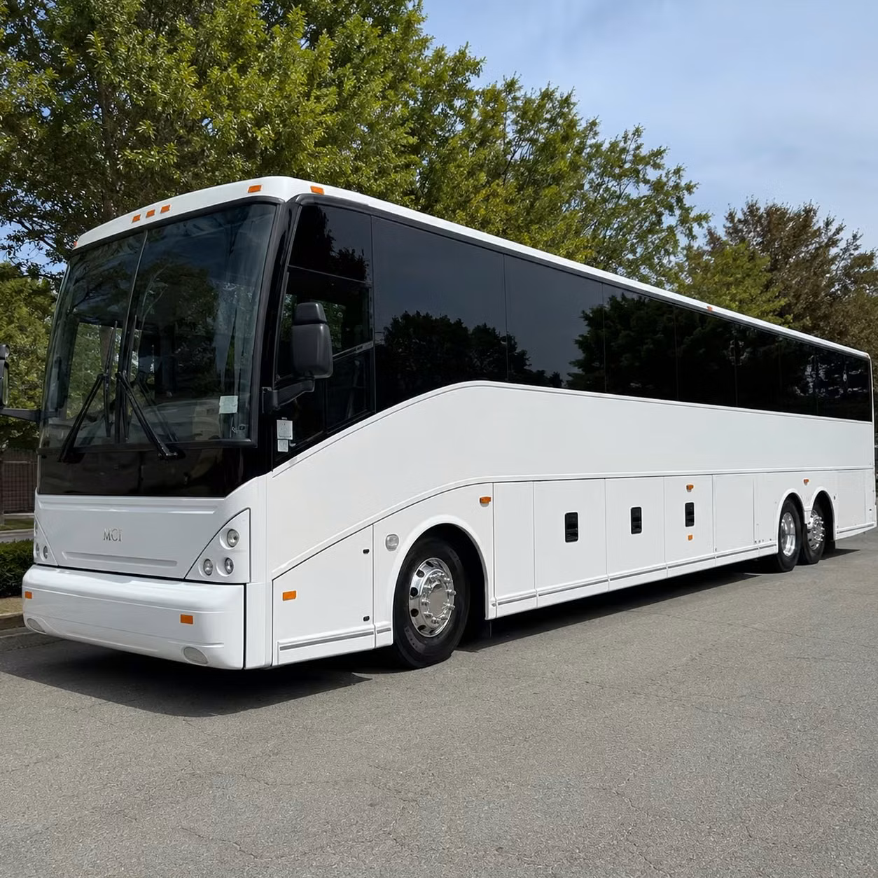 laguardia airport shuttle bus rentals for groups in queens