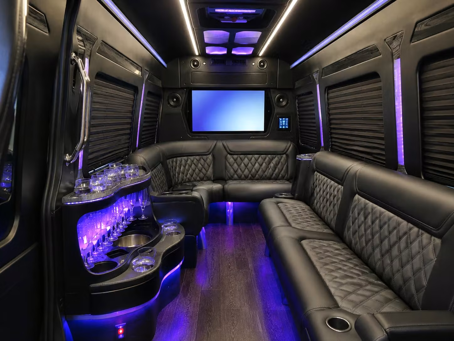 renting a convention shuttle in queens is easier than you think